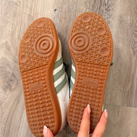 ADIDAS SAMBA OG (LIMITED EDITION)
Sage Green US Women's 8 or US Men's 7 - Picture 4 of 7